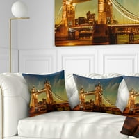 Дизајнрт Височество на Tower Bridge - Фотографија на градски пејзаж Фрли перница - 18х18